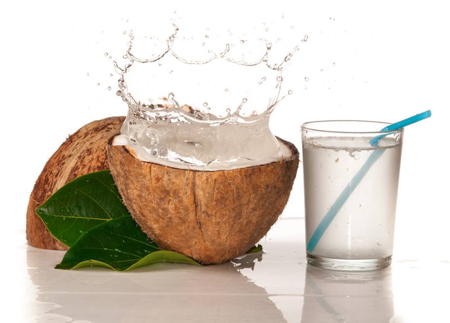 O que a Ciência Diz Sobre os Benefícios da água de Coco